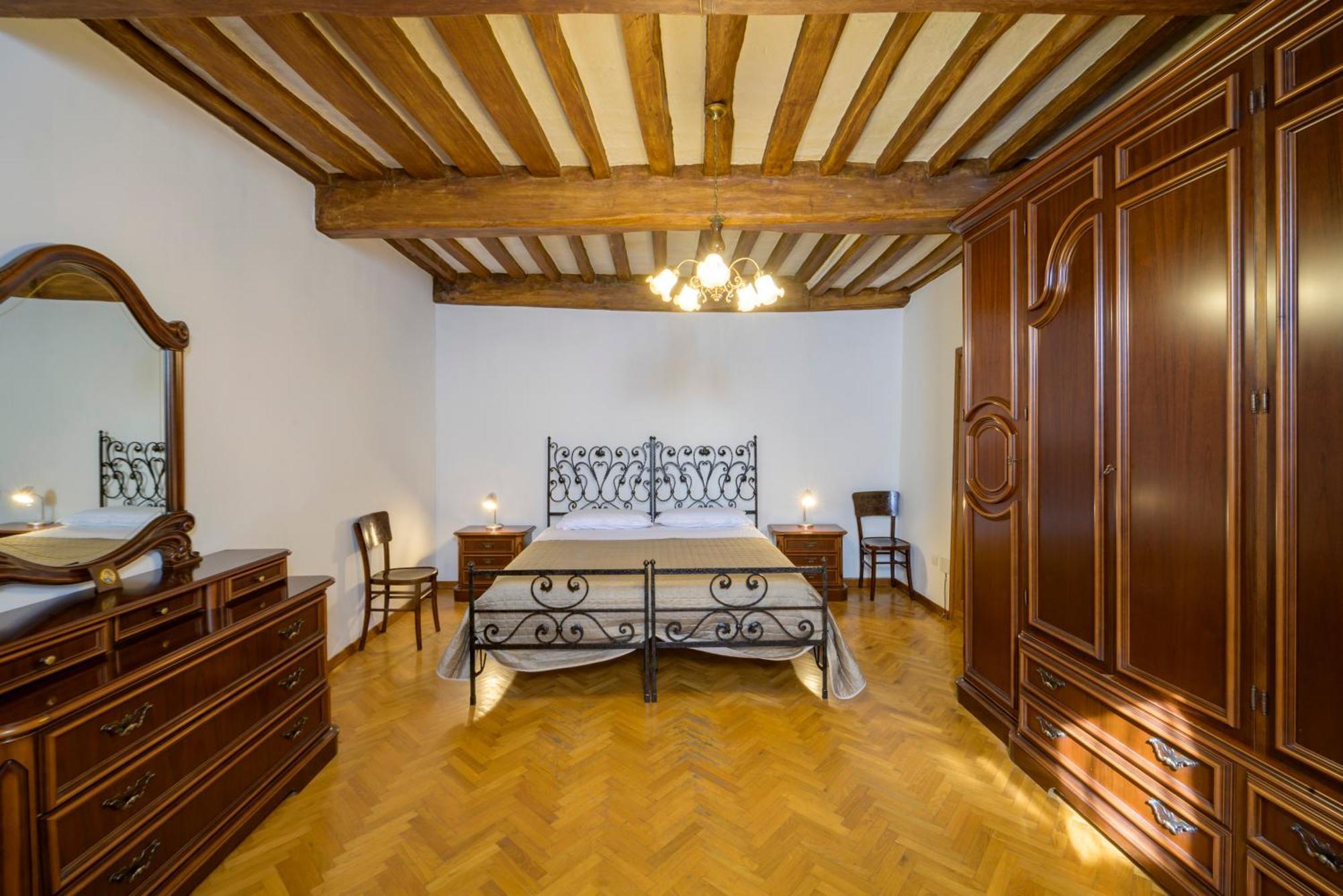 Апартаменти Via Mazzini 23A Губбіо Екстер'єр фото